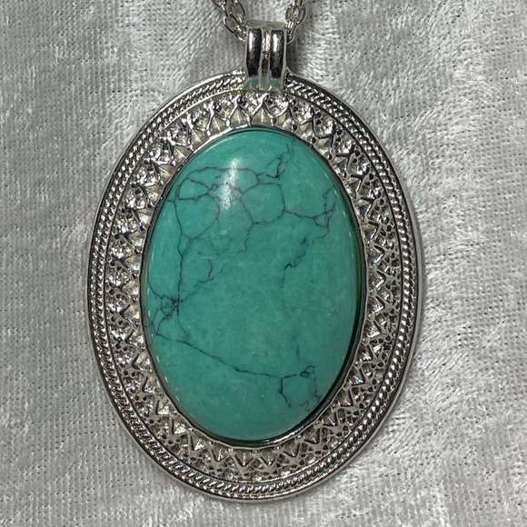 Turquoise Gemstone 18 inch Silver Necklace - Picture 3 of 7